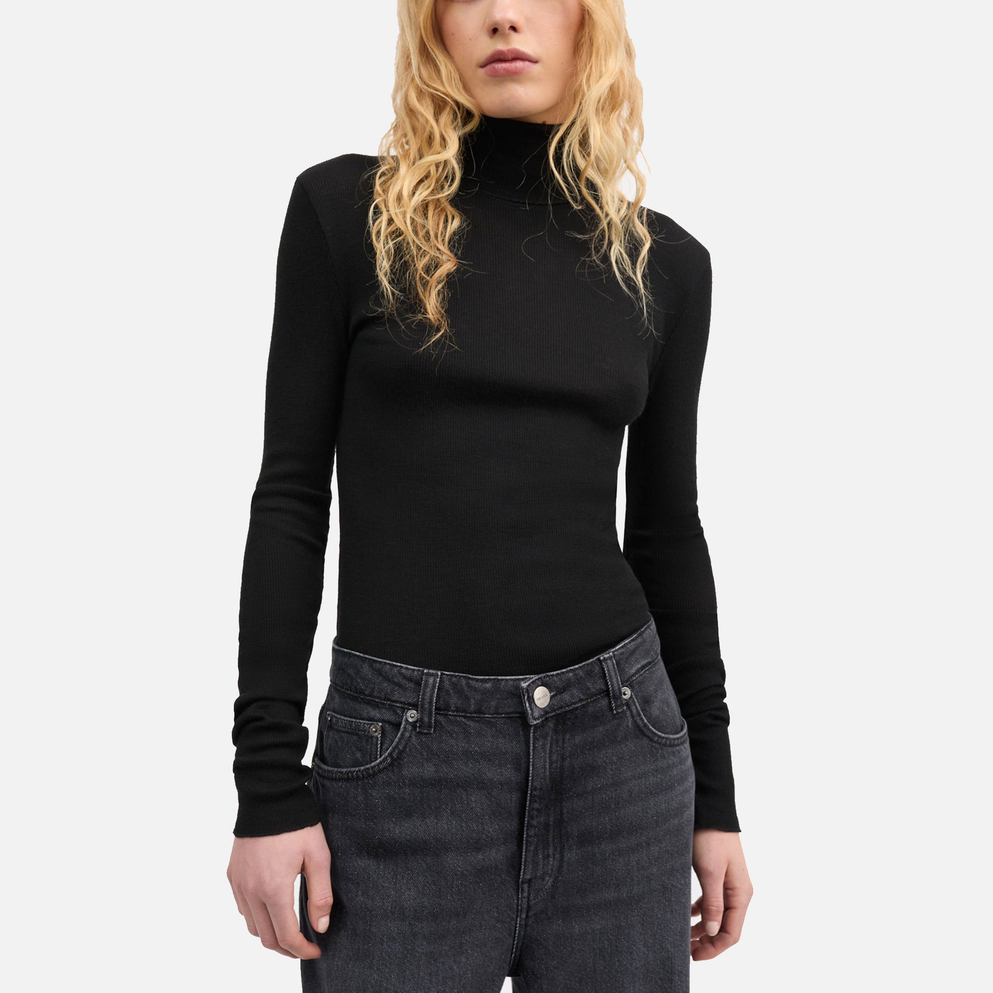 Esme T-Neck Black