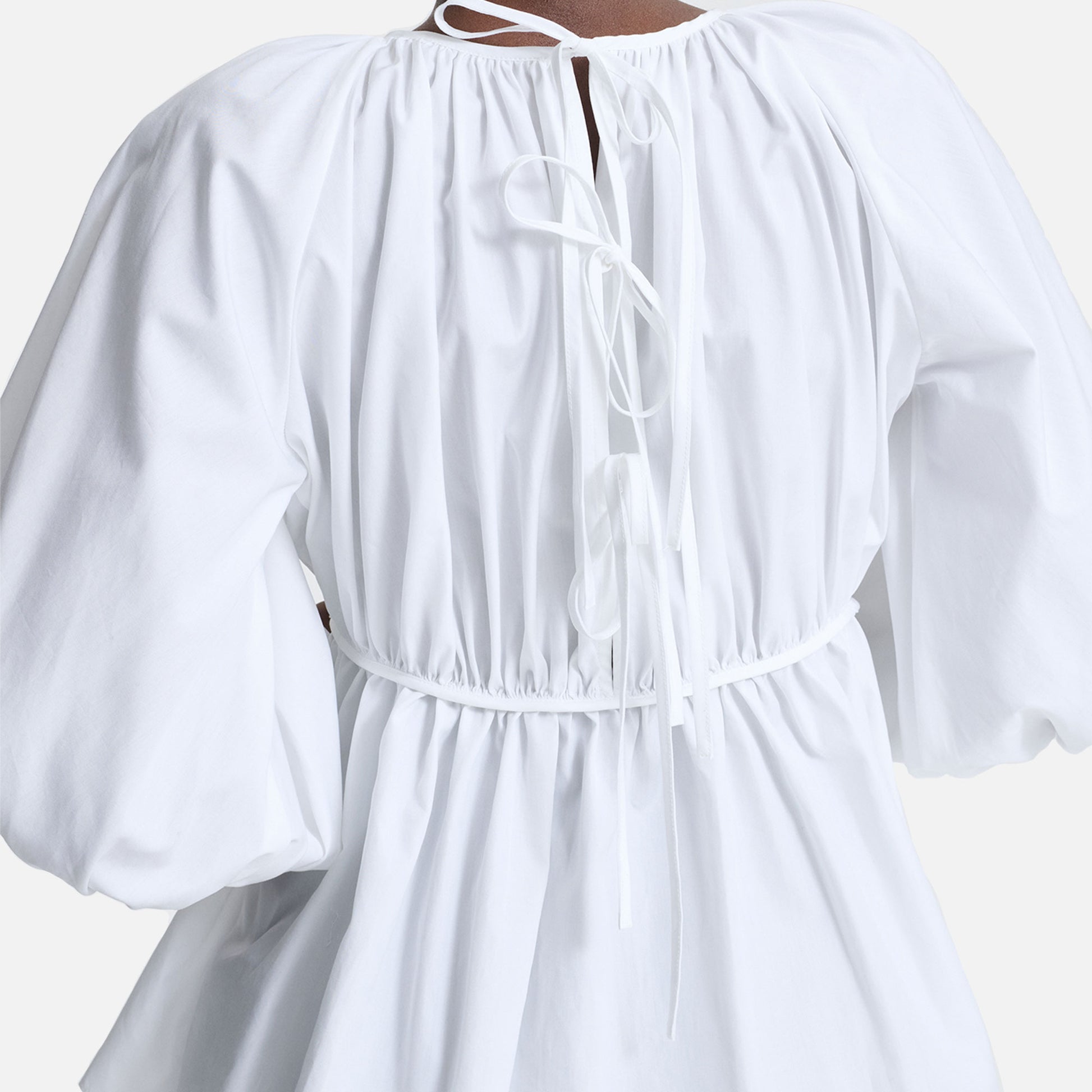 Amo Top White