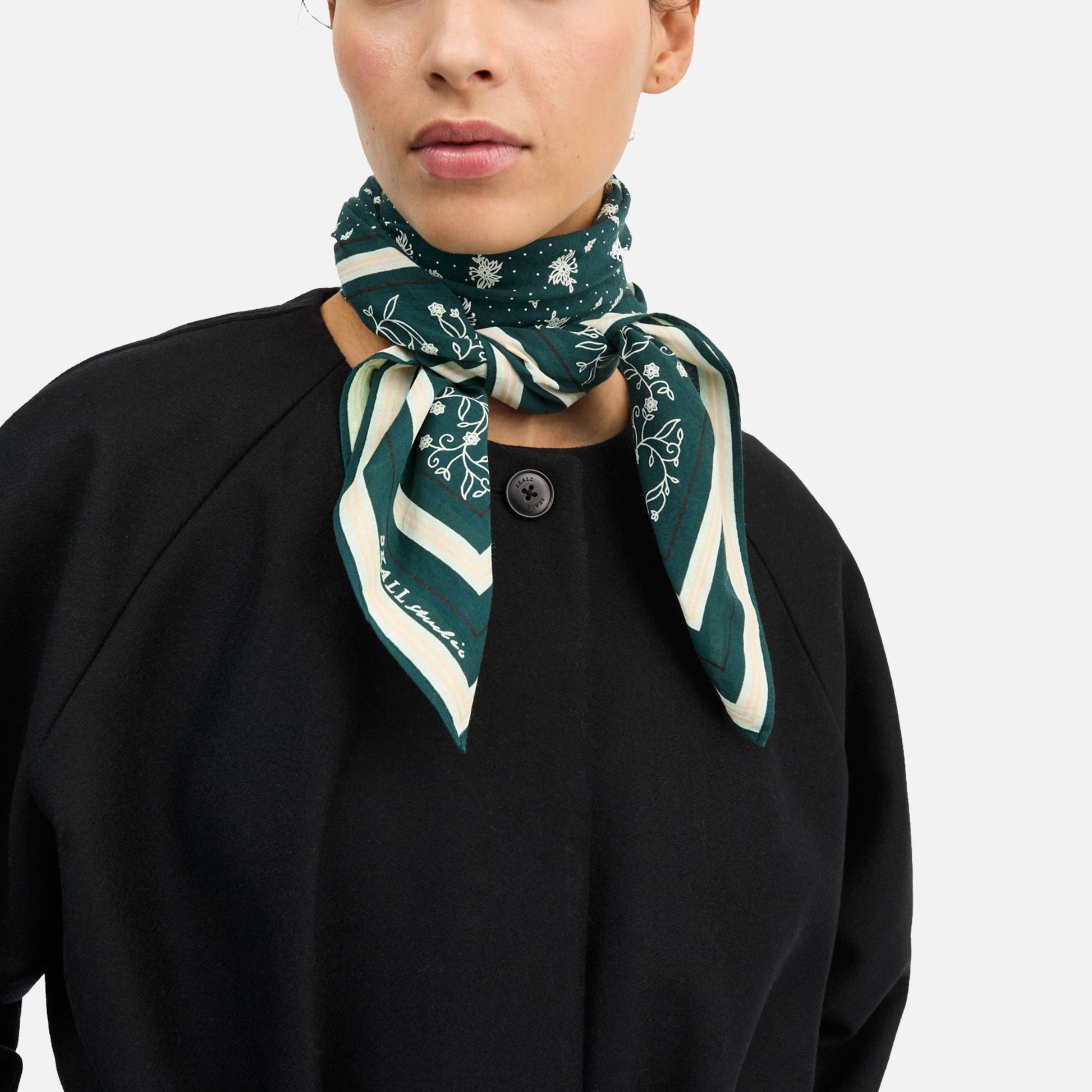 Classic Scarf 90x90 Pine Green