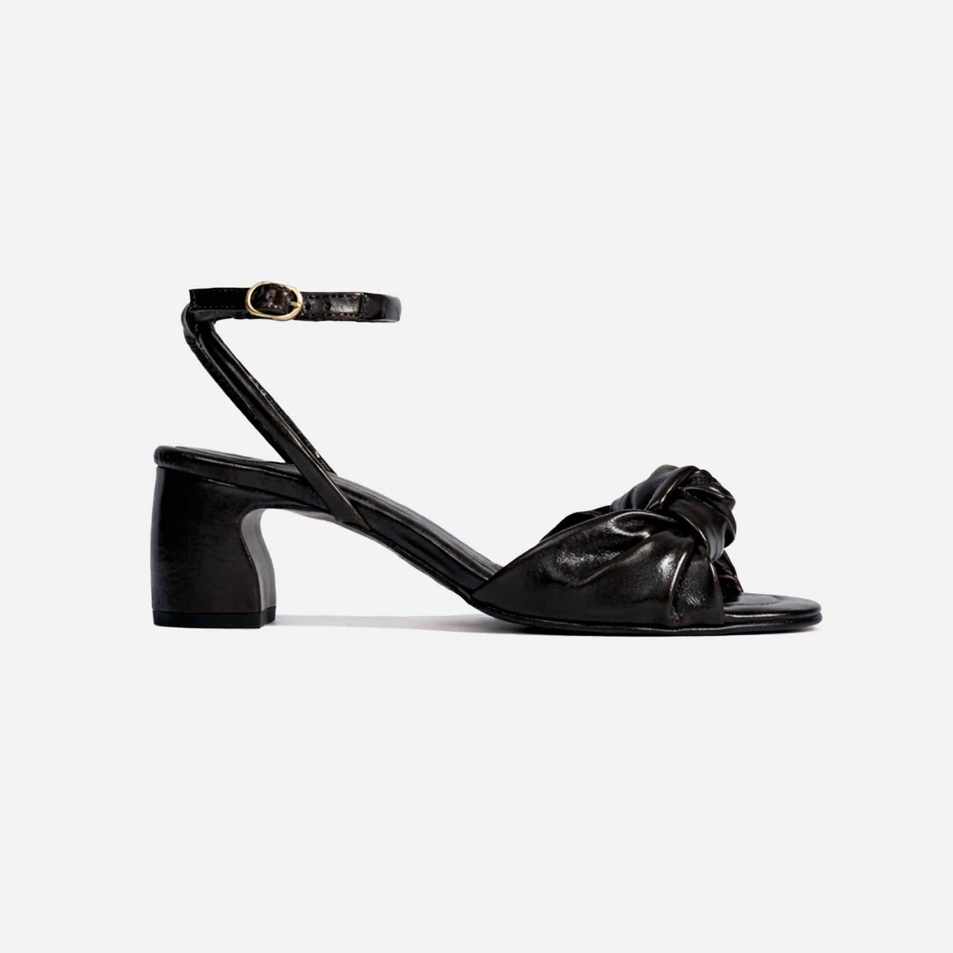 Curvey Sandals Black