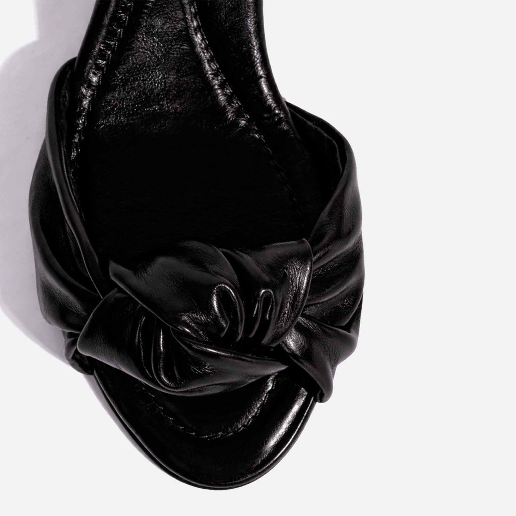 Curvey Sandals Black