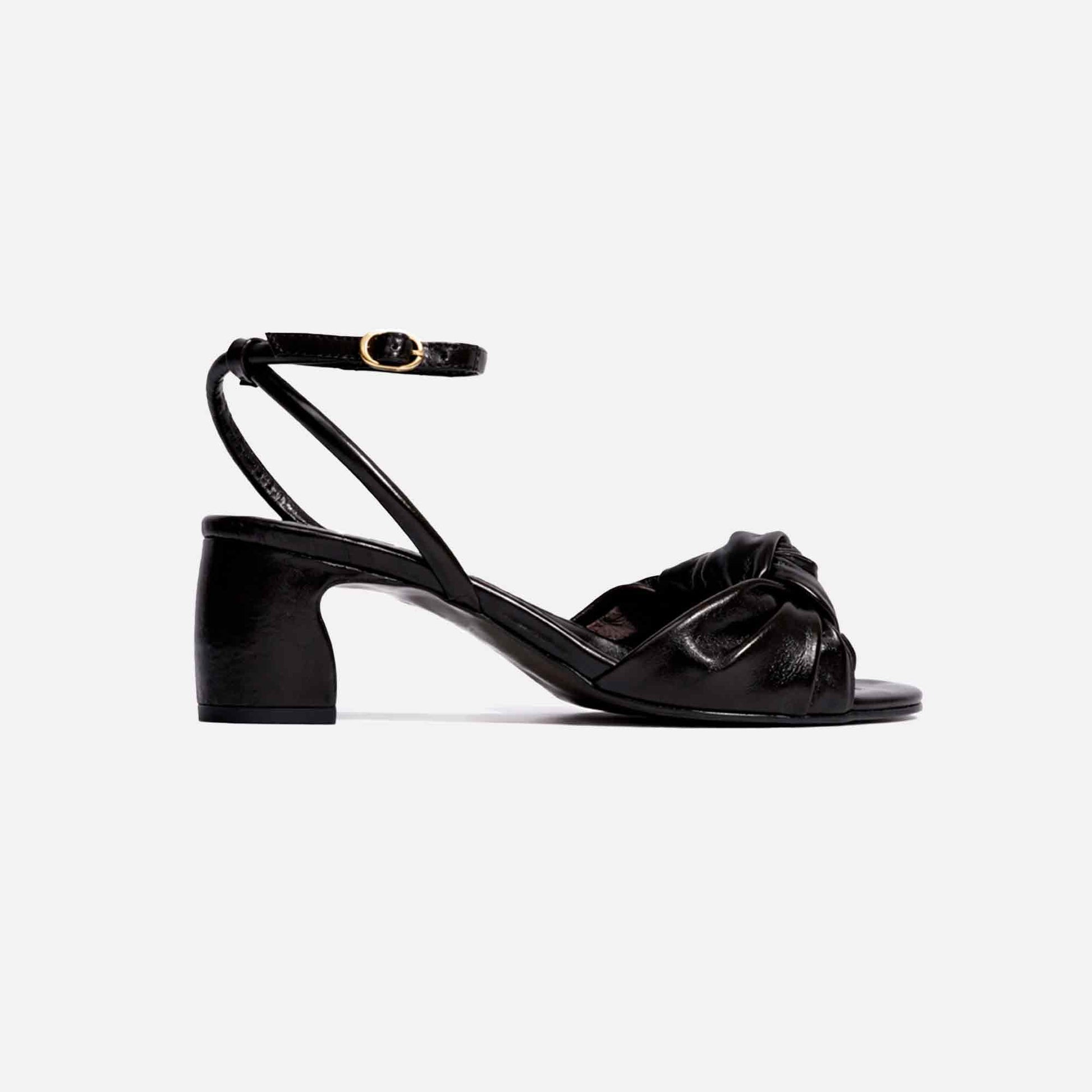 Curvey Sandals Black