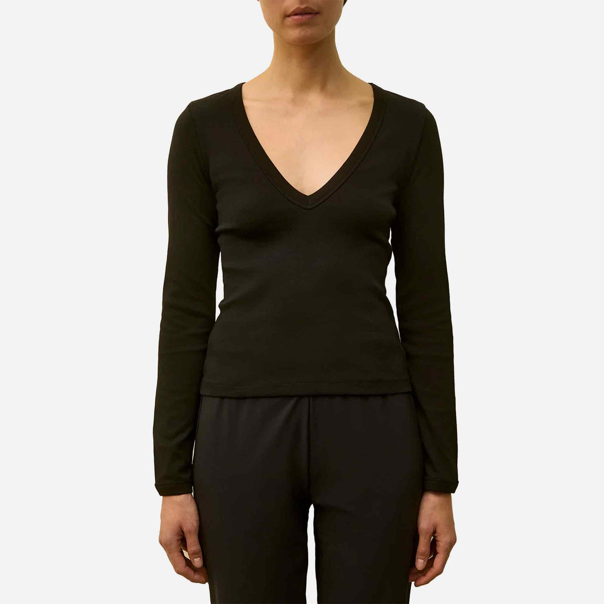 Dewi Longsleeve Tee Black