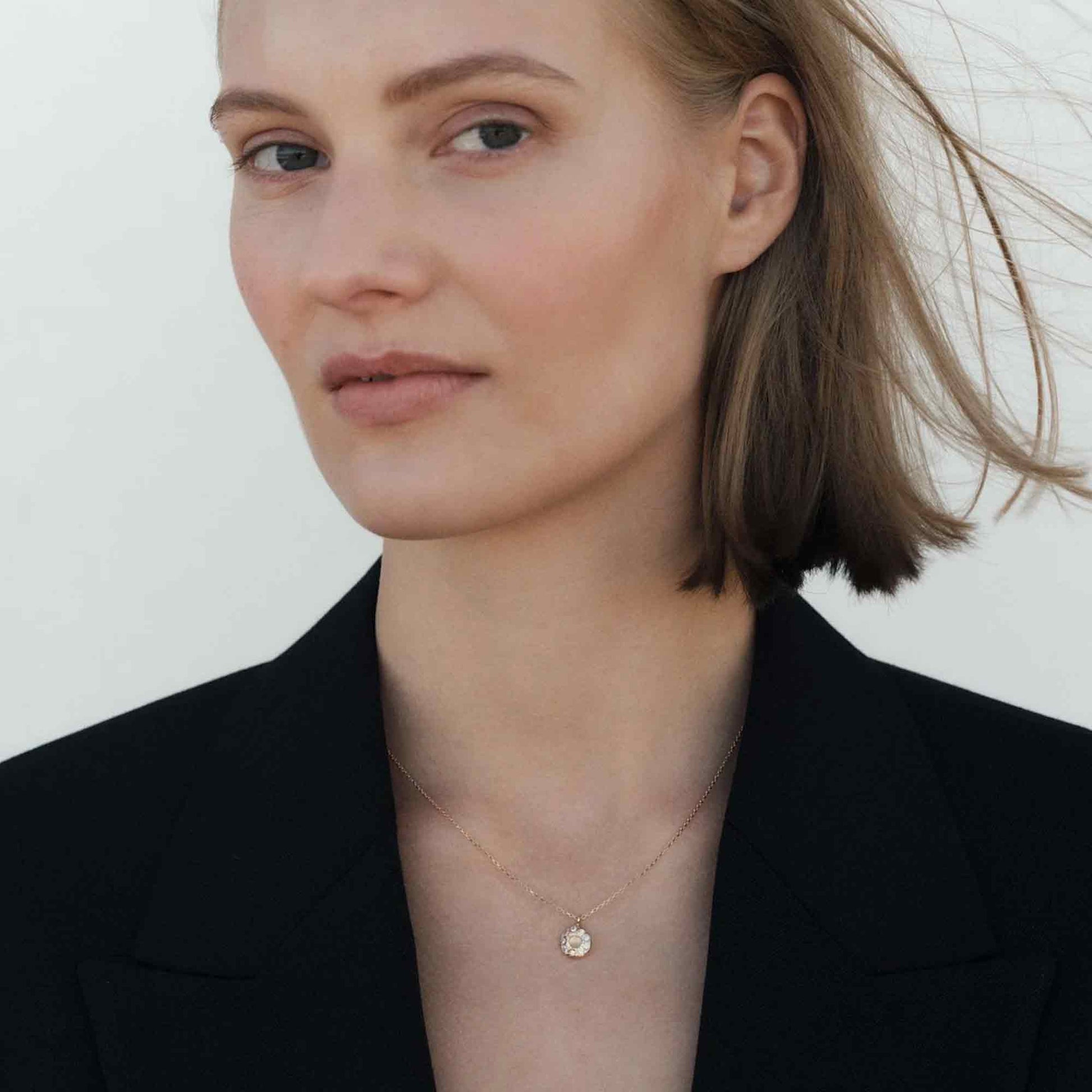 Elly Necklace Solid Gold