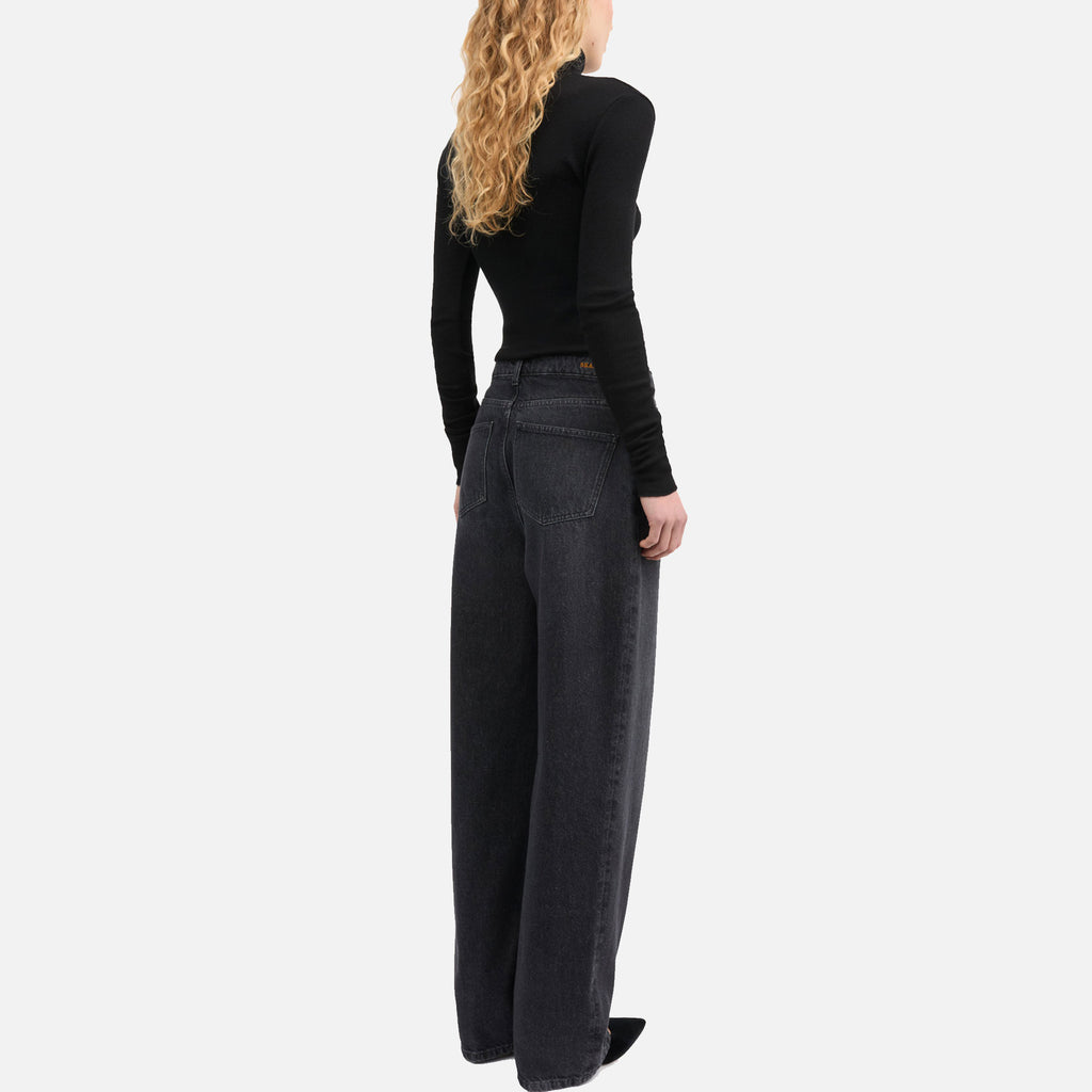 Esme T-Neck Black