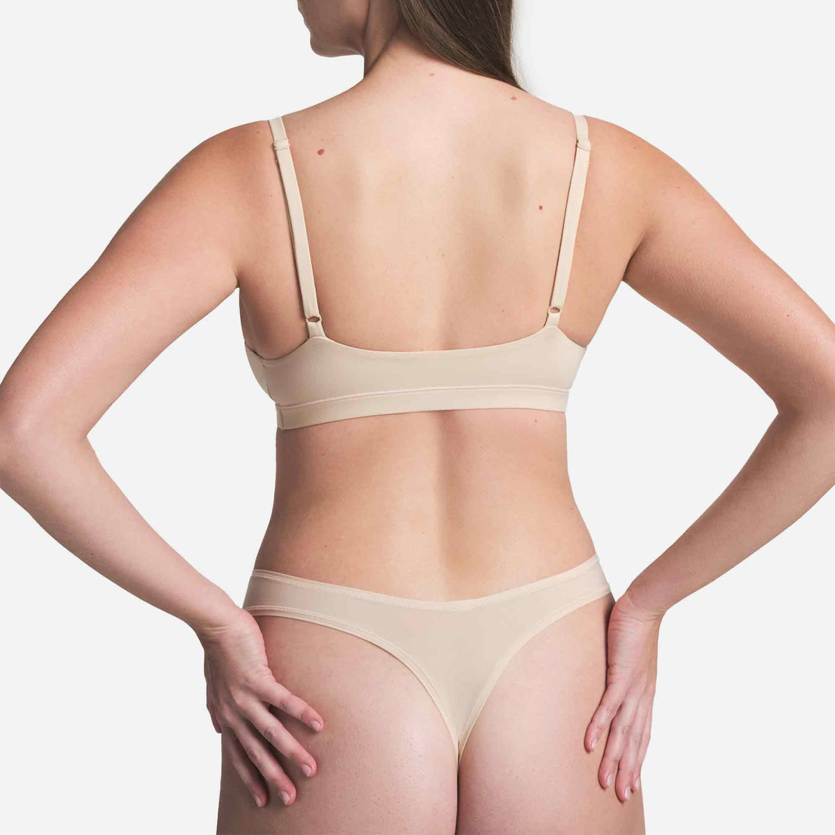 Fits Everybody Thong Sand