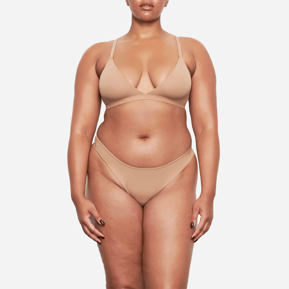 Fits Everybody Thong Sienna