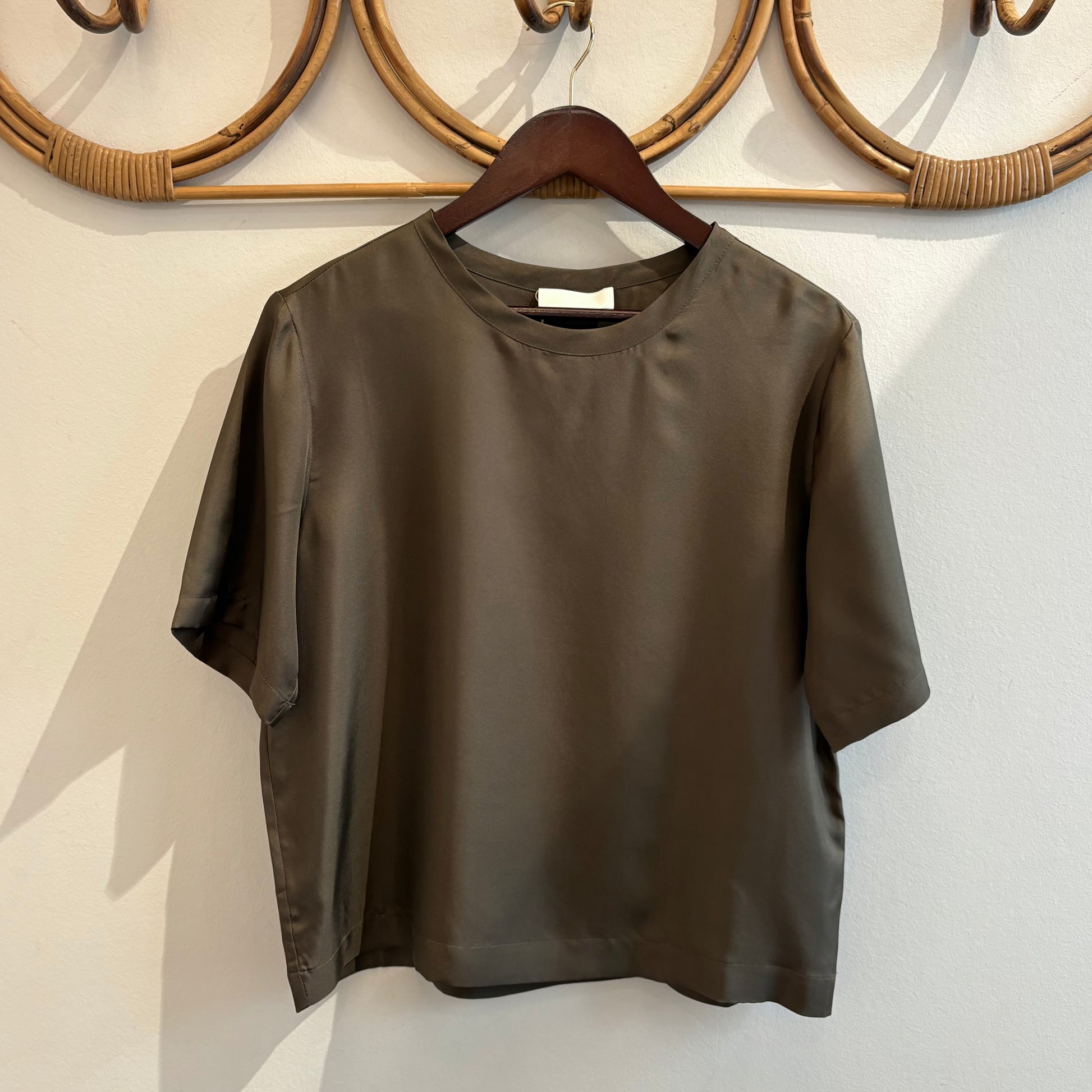Alberta Silk Tee Stone Grey