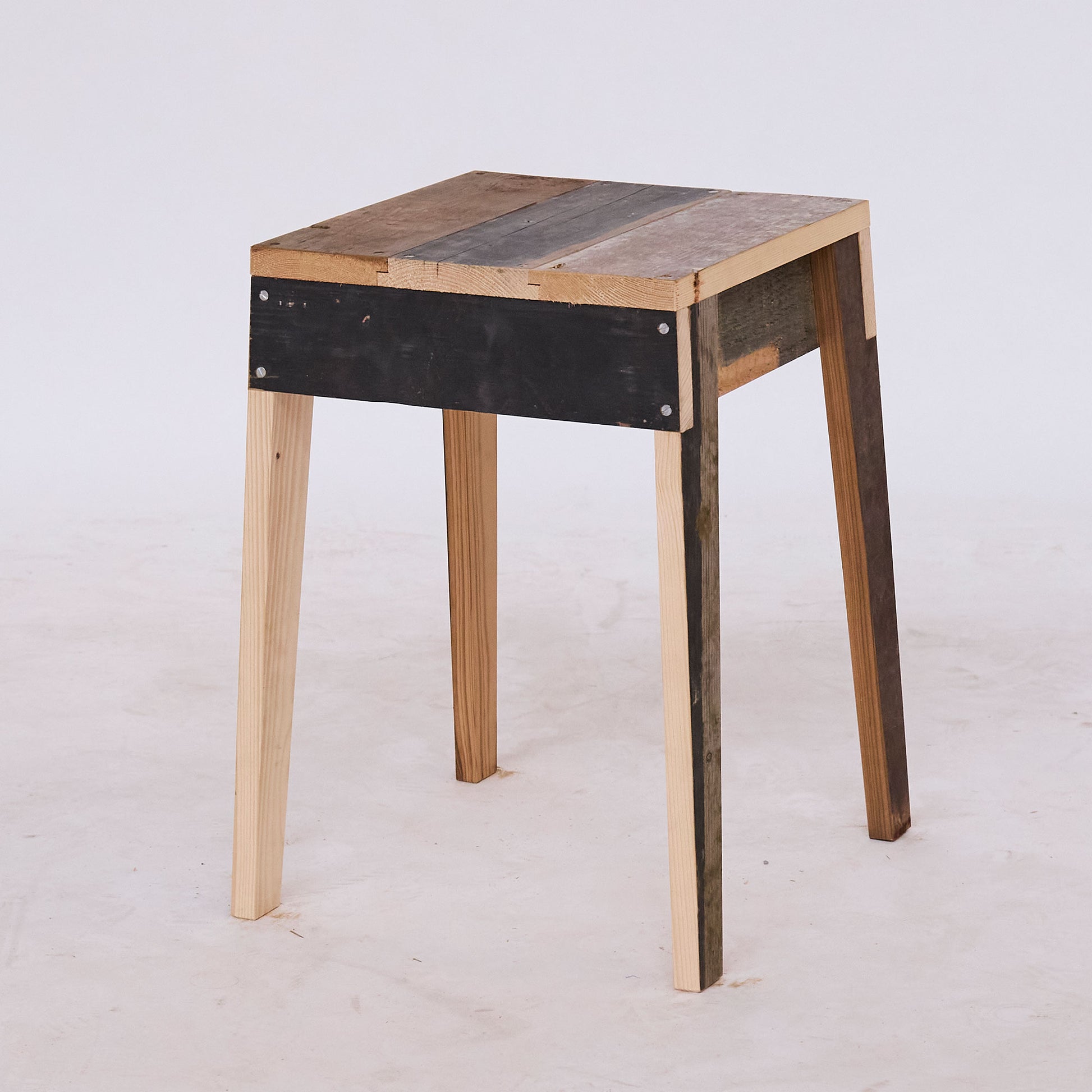 Scrapwood Stool High Gloss - SK 31
