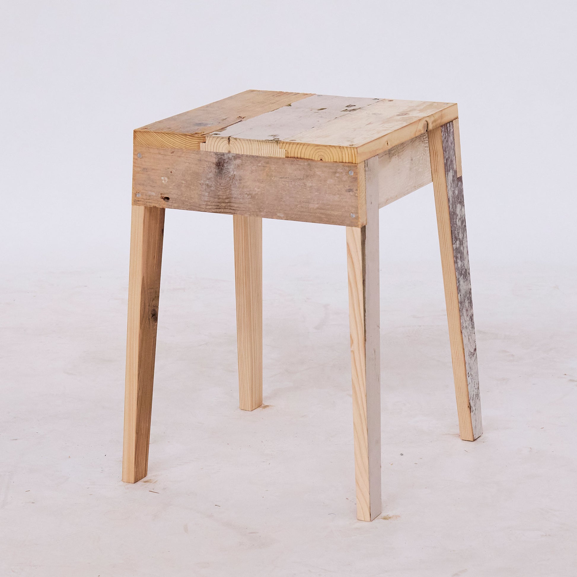 Scrapwood Stool High Gloss - SK 36