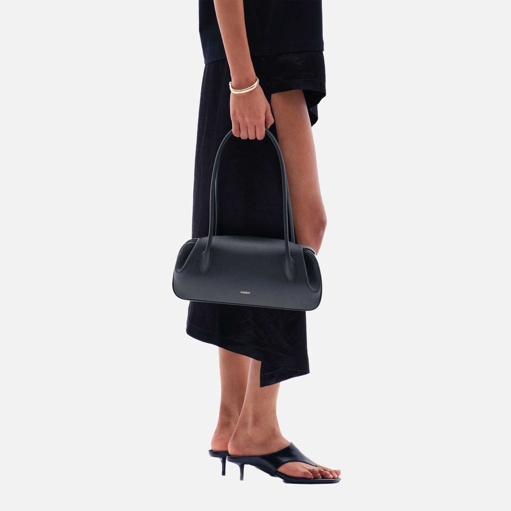 Oyster Shoulder Bag Grained Leather Black