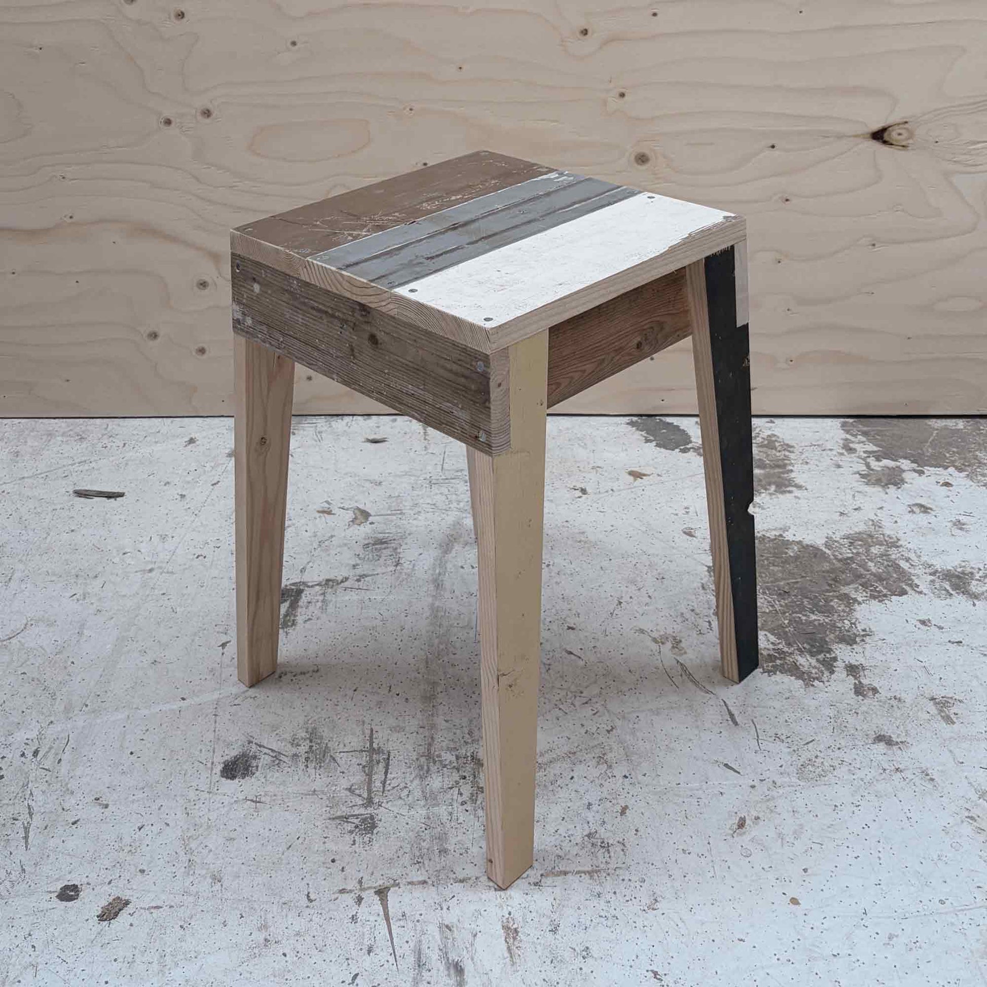 Scrapwood Stool High Gloss SK06 - 1