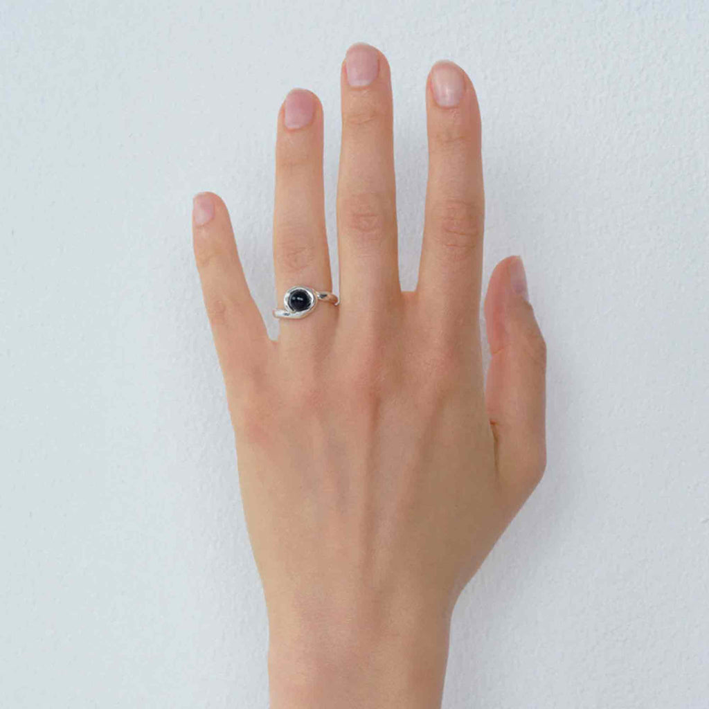 Petite Lago Ring Onyx