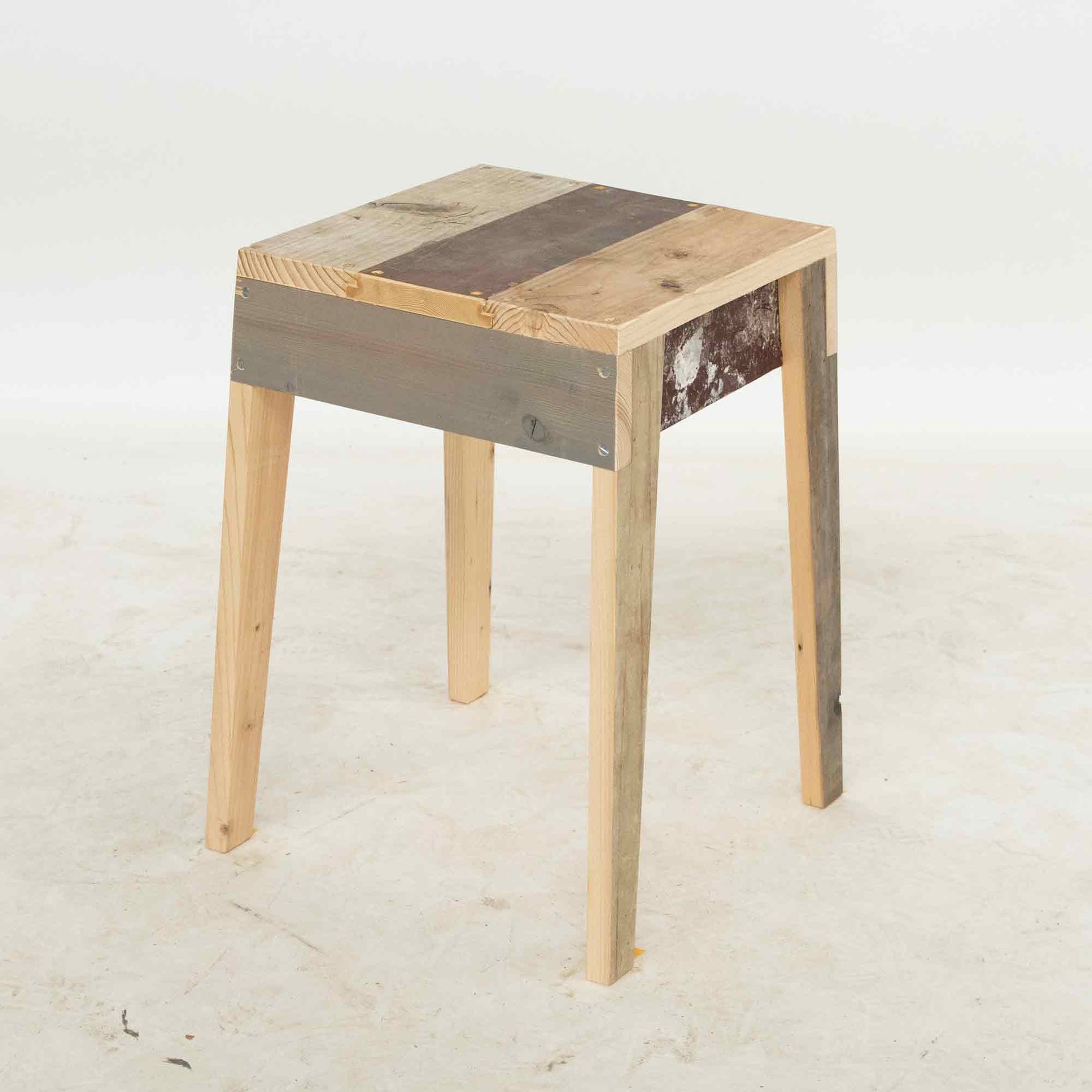 Scrapwood Stool High Gloss - 32