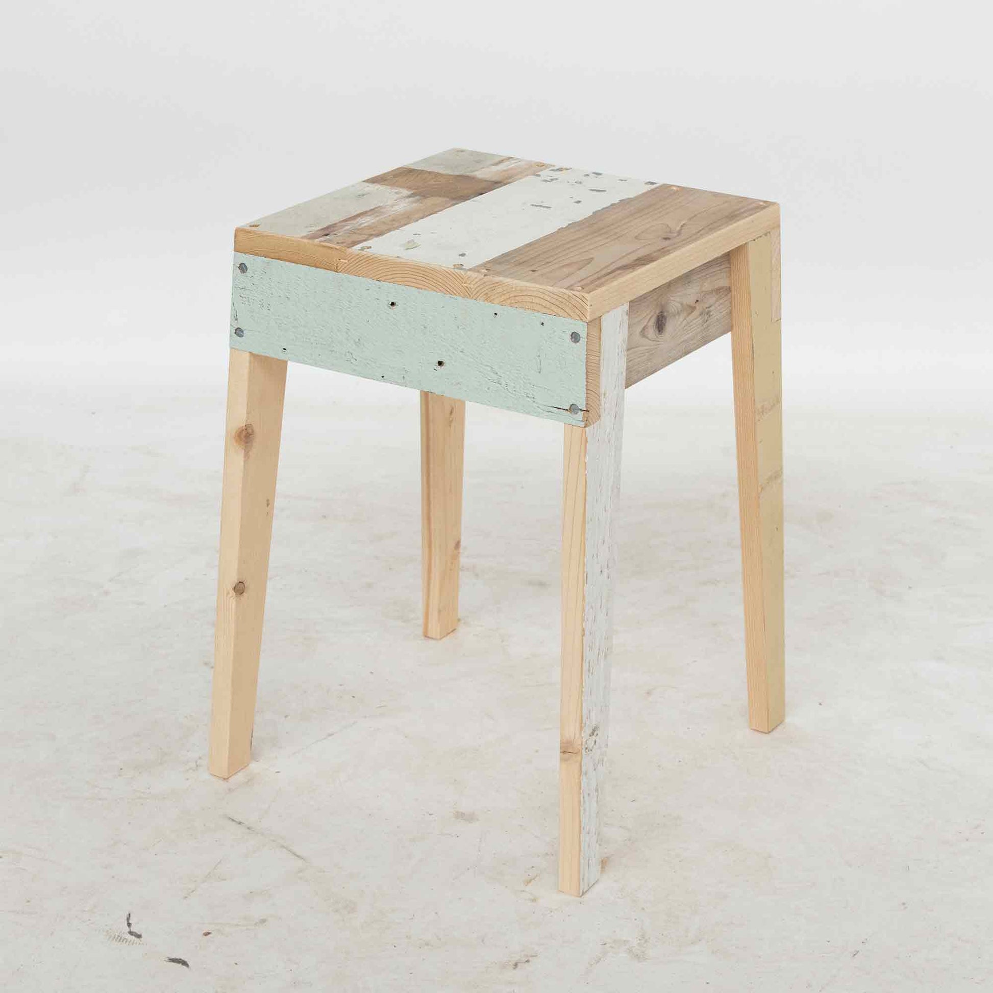 Scrapwood Stool High Gloss - 35