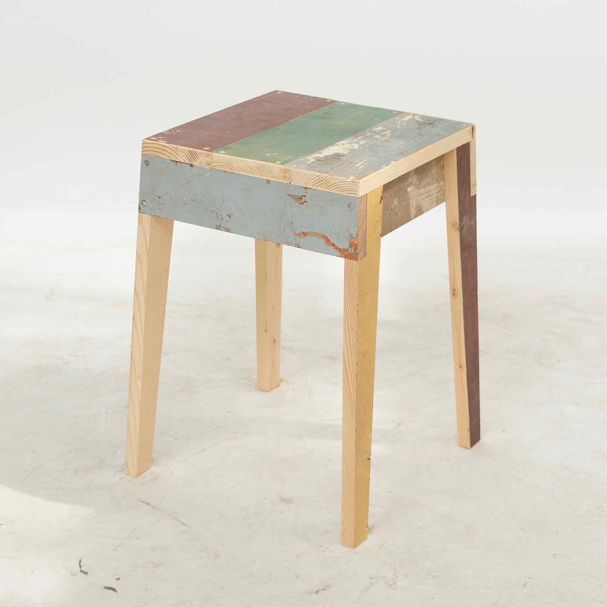 Scrapwood Stool High Gloss - 38