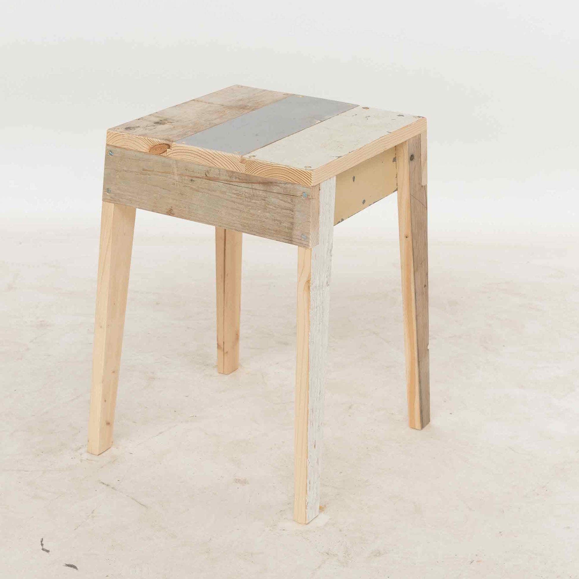 Scrapwood Stool High Gloss - 63
