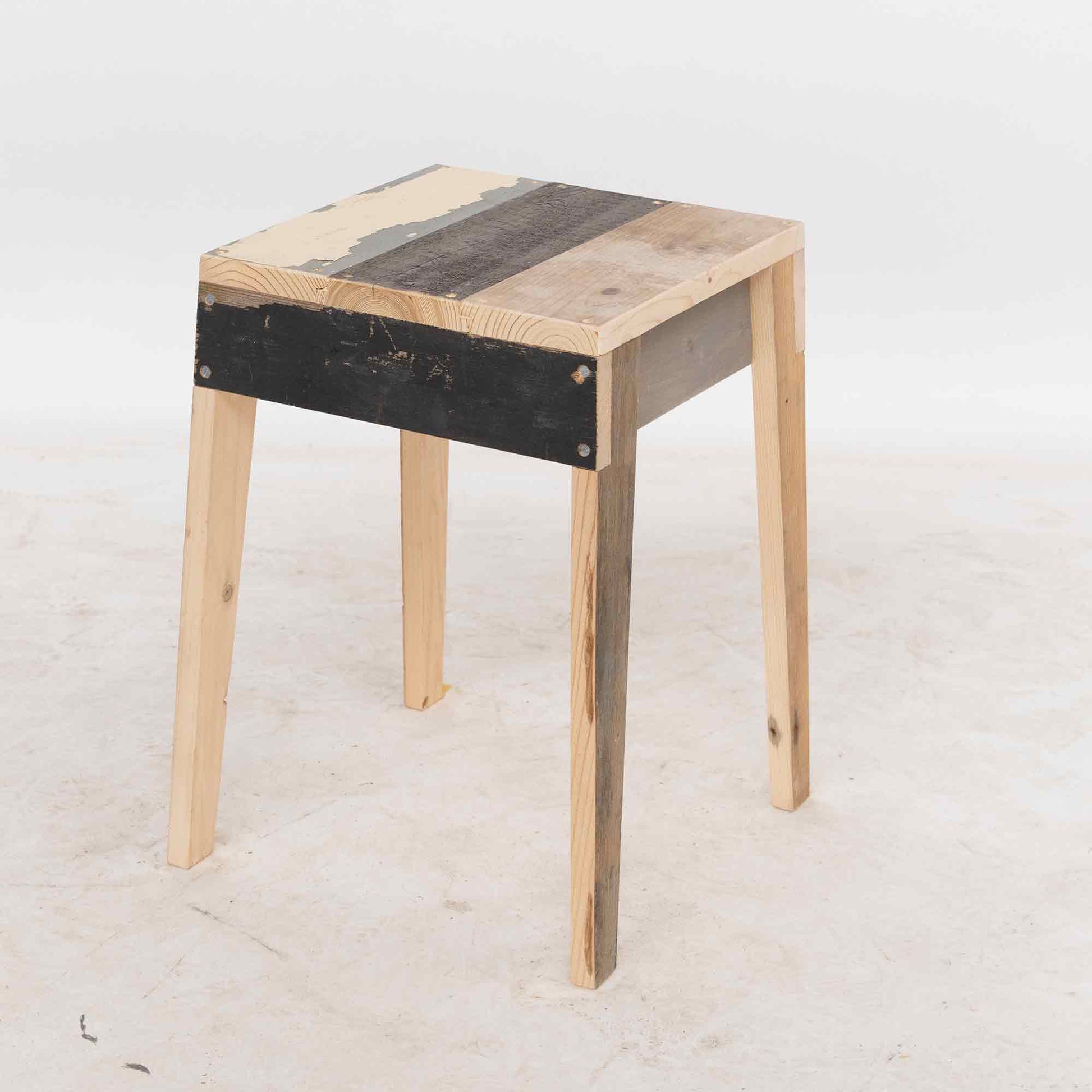 Scrapwood Stool High Gloss - 65