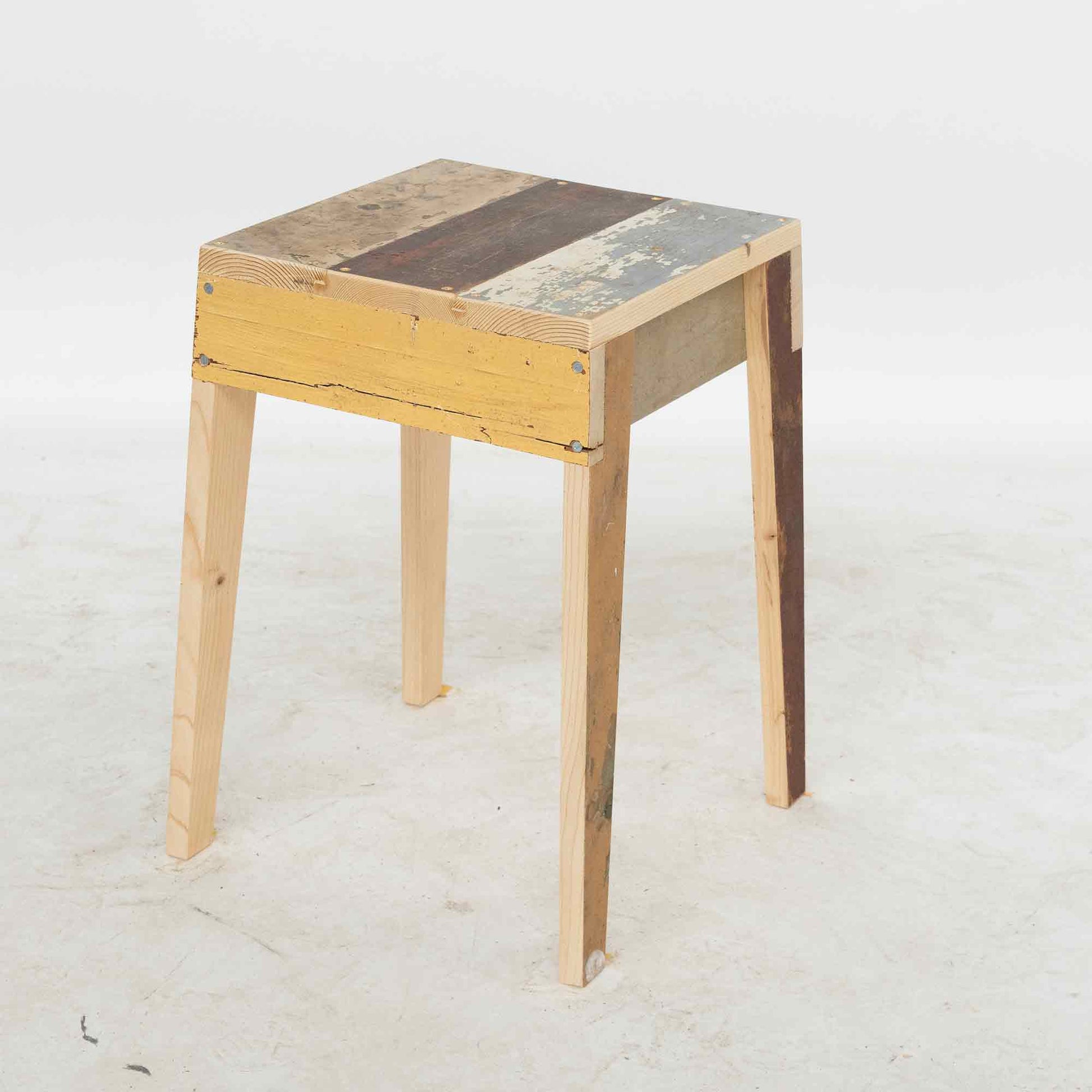 Scrapwood Stool High Gloss - 77