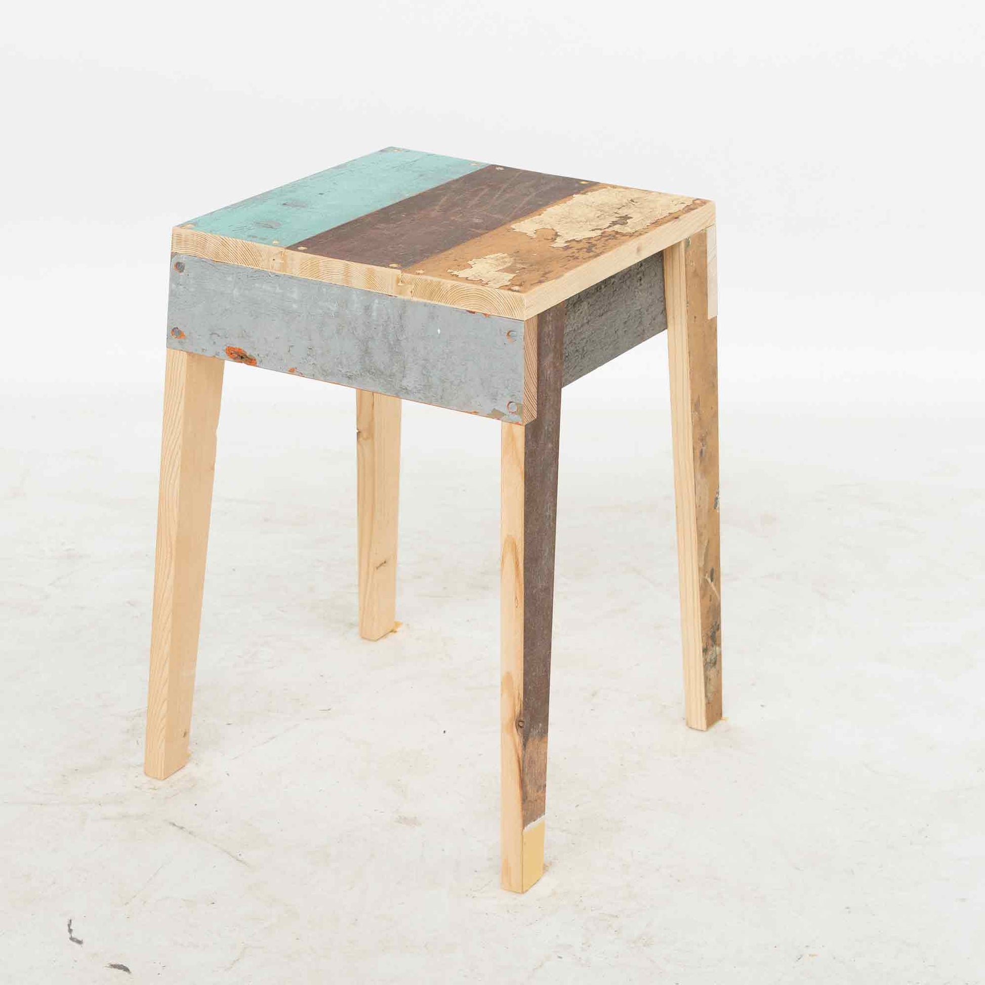 Scrapwood Stool High Gloss - 80