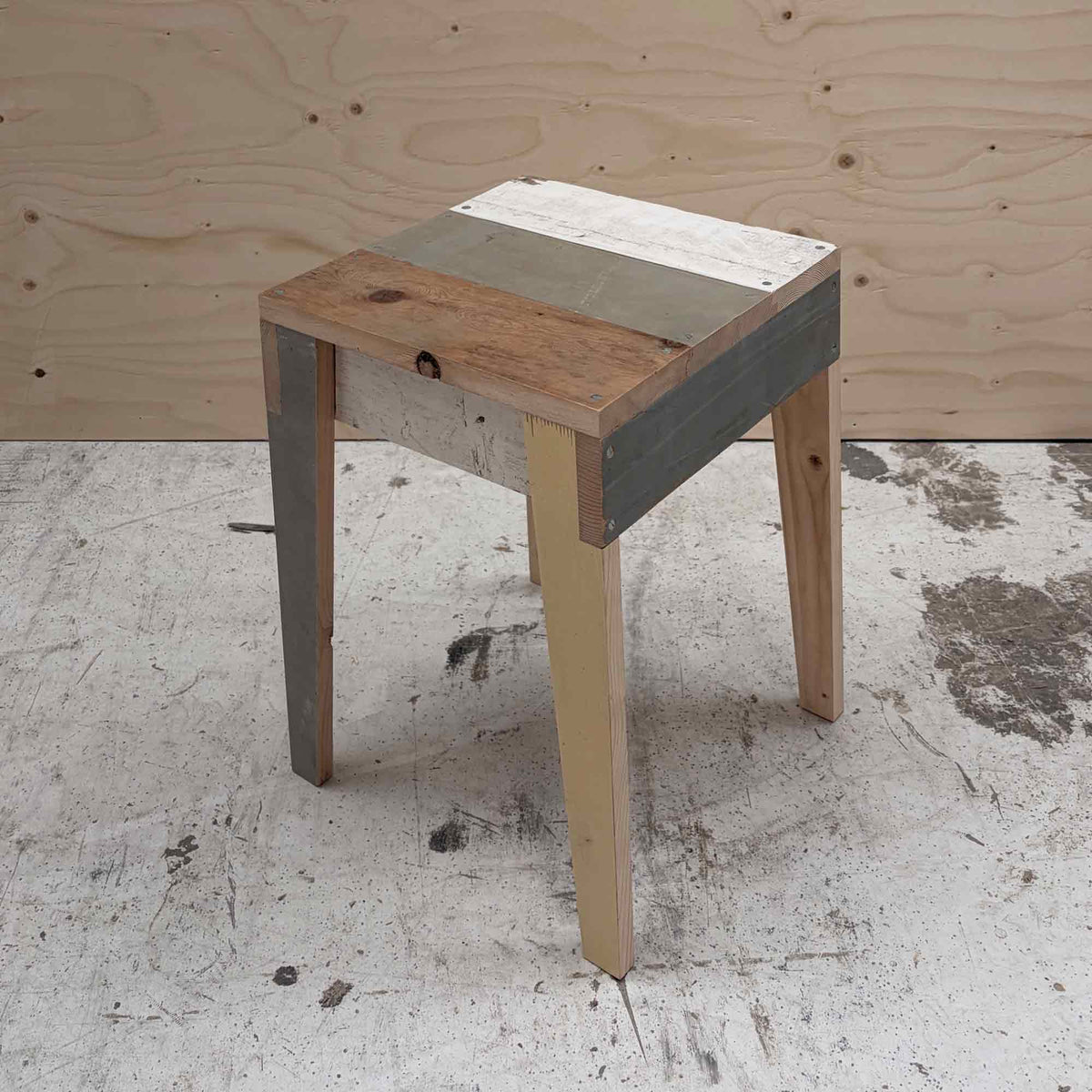 Scrapwood Stool High Gloss SK06 - 3