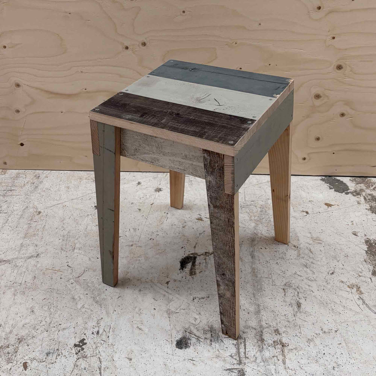 Scrapwood Stool High Gloss SK06 - 32