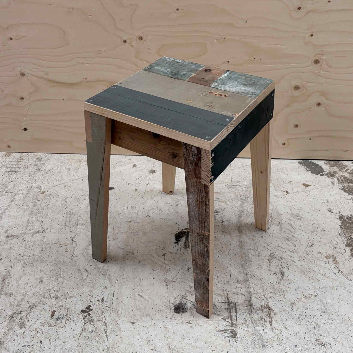 Scrapwood Stool High Gloss SK06 - 37