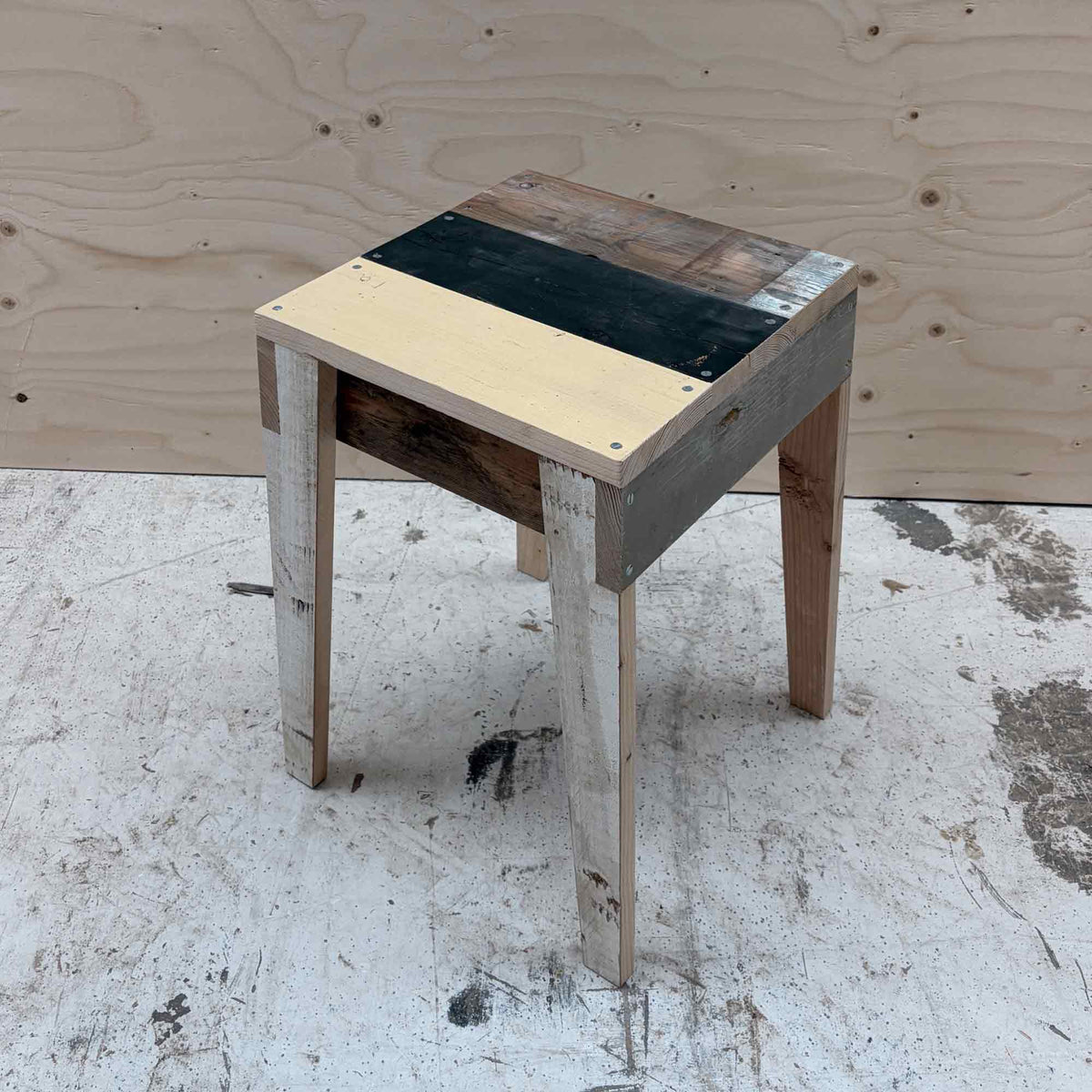 Scrapwood Stool High Gloss SK06 - 58