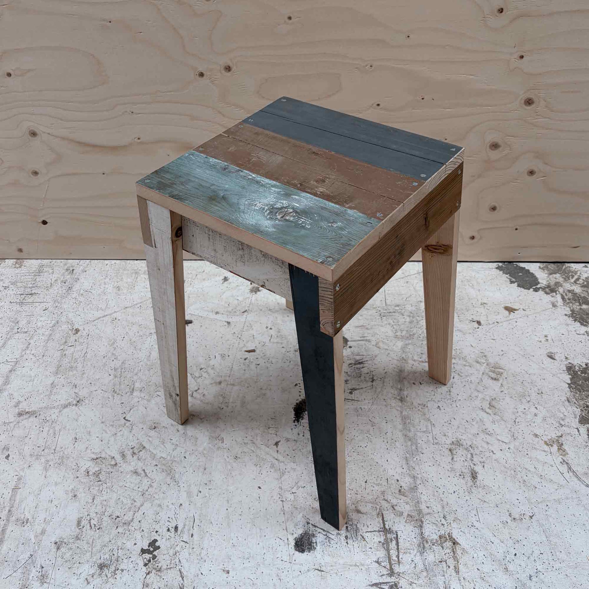 Scrapwood Stool High Gloss SK06 - 65