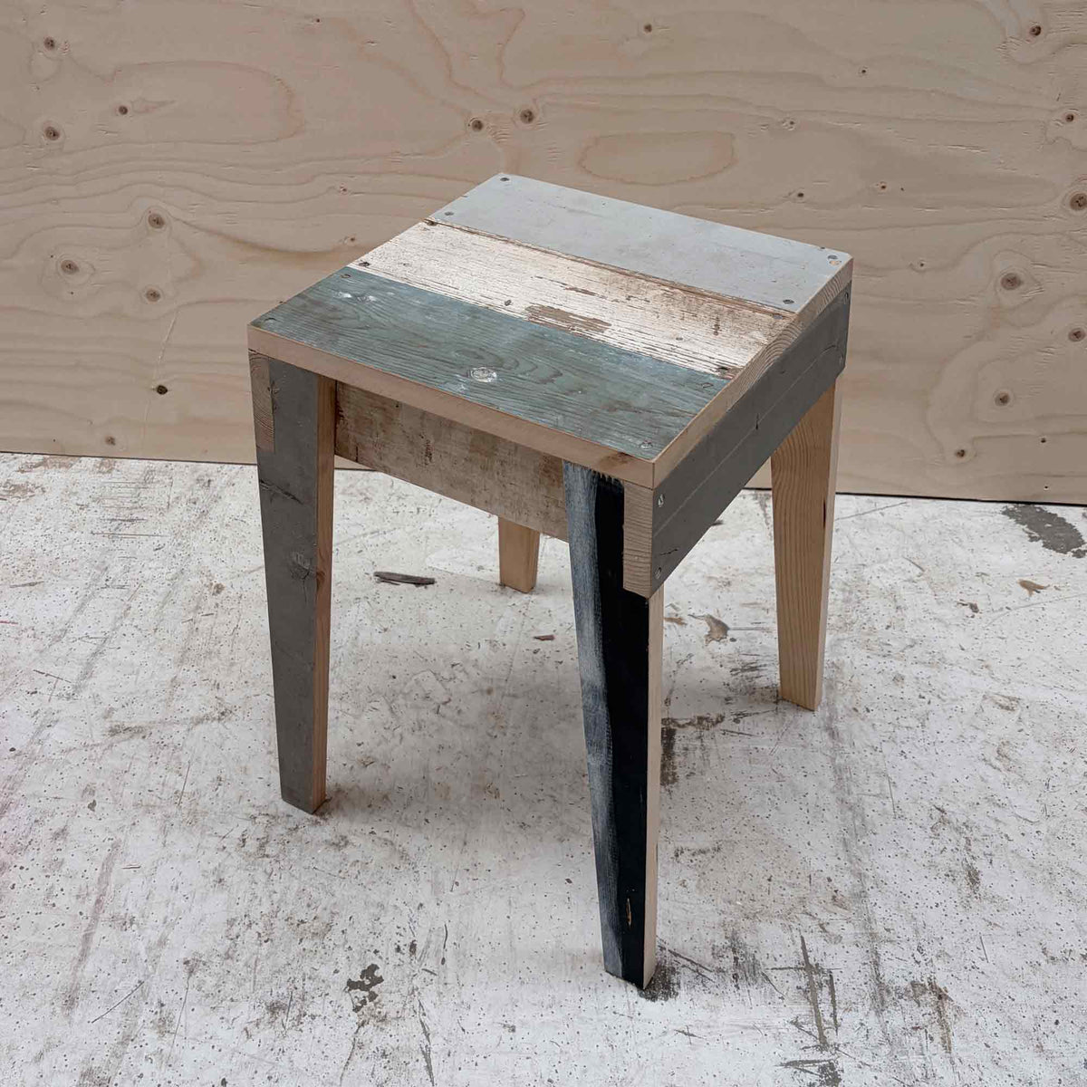 Scrapwood Stool High Gloss SK06 - 73