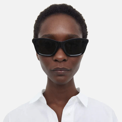 Lure Etableret teori mareridt Køb Toteme The Classic Sunglasses Black | Hurtig Levering – ANOTHERnué