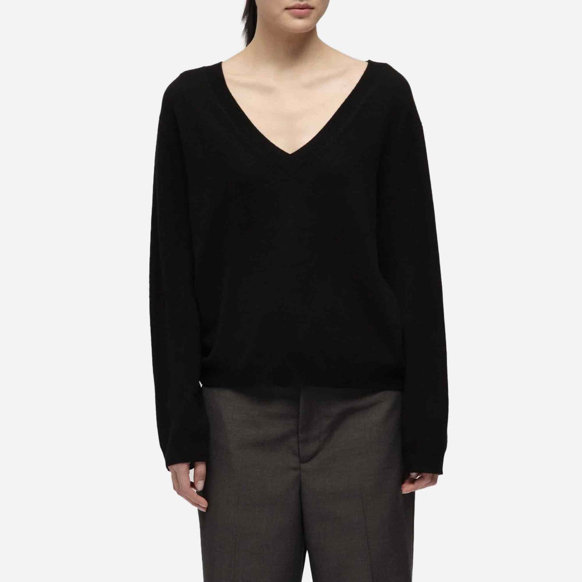 Women's Oversized V-Neck Black