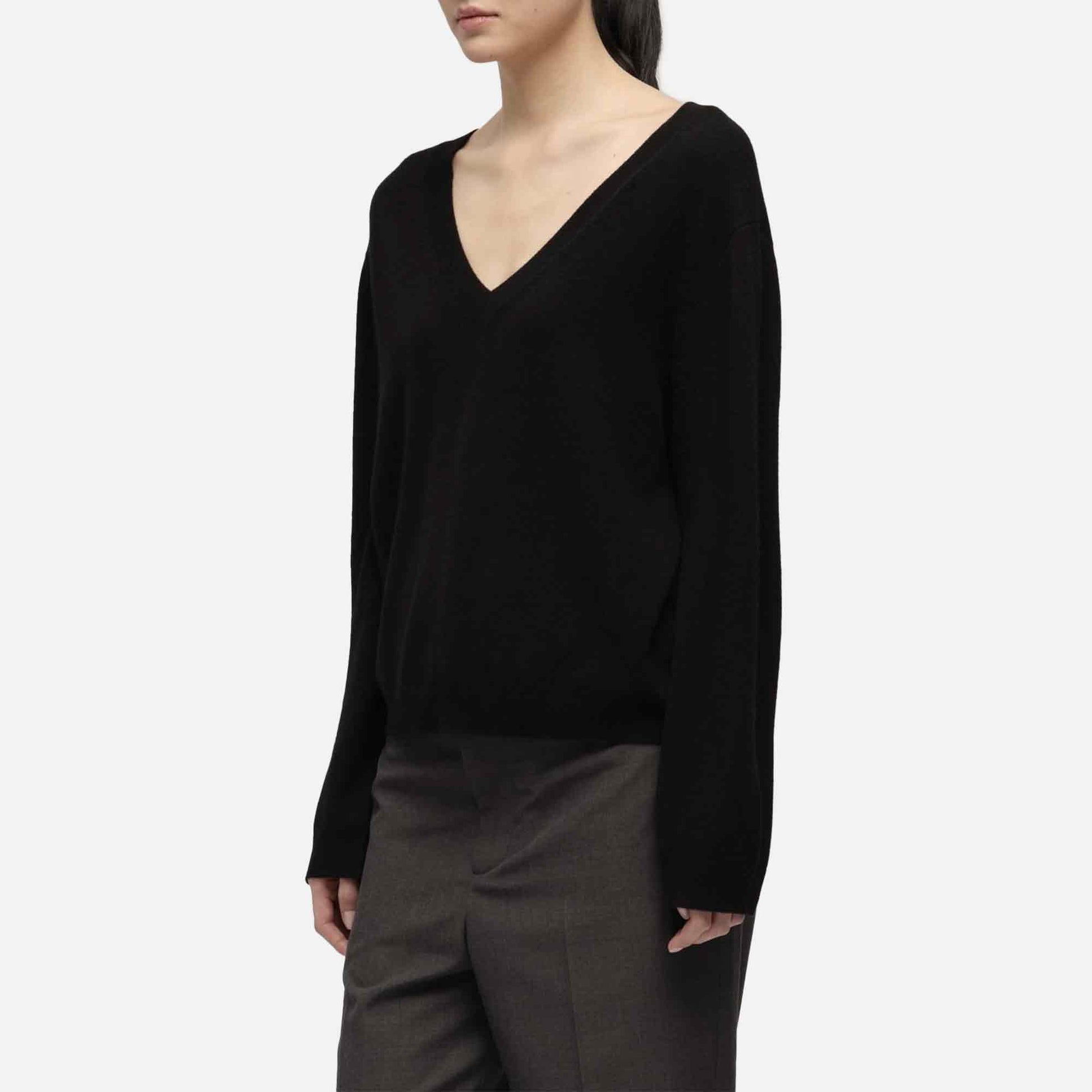 Women's Oversized V-Neck Black